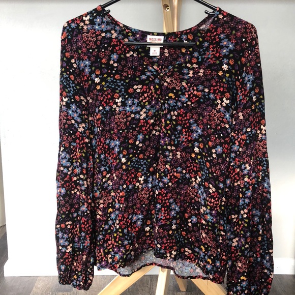 Almost new Mossimo blouse. Size M. $10 - Picture 1 of 3